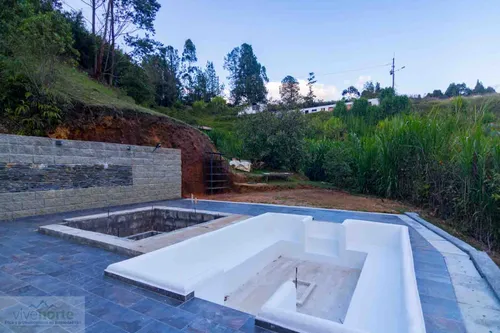 Casa En Venta En Alto De Las Palmas. Cod V12536