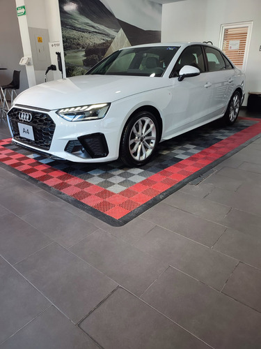 Audi A4 2.0 T 40 Tfsi S Line 190Hp
