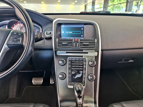 Volvo XC60 2.0 T5 R DESIGN TURBO GASOLINA 4P AUTOMÁTICO