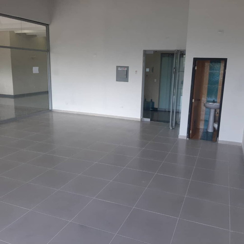 Imagen 10 de 14 de Alquiler Oficina Torre World Trade Center Naguanagua
