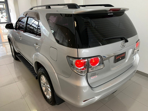 Toyota Hilux Sw4 3.0 Srv Mt 4x4