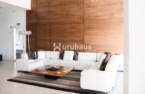 Apartamento A La Venta 3 Dormitorios Y 2 Cocheras - Punta Del Este
