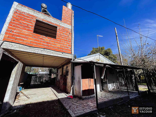 Casa En Alquiler - 1 Dormitorio 1 Baño - 195mts2 - Villa Elisa, La Plata