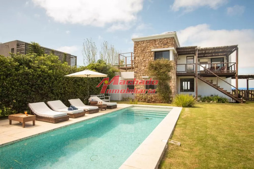 Casa En Alquiler Anual Con Vista Al Mar
