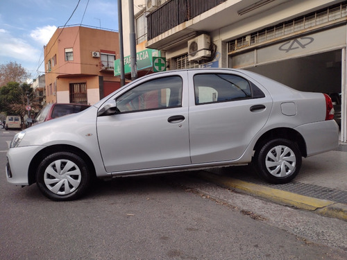 Toyota Etios 1.5 Sedan X