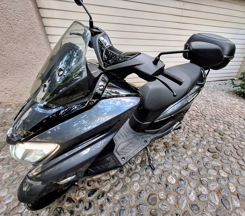 Motoneta Casi Nueva 4,884 Km (incluye Caja, Funda Y Candado)