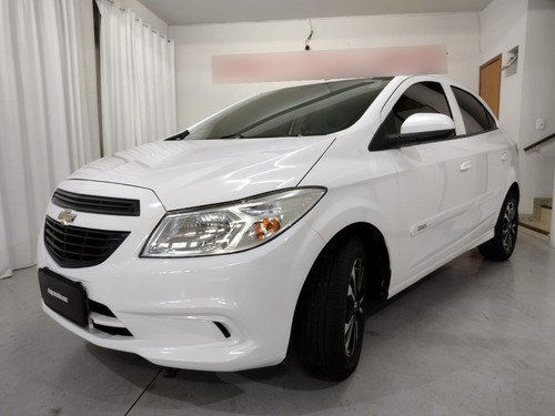 Imagem 2 de 10 de Chevrolet Onix 2015 Ls