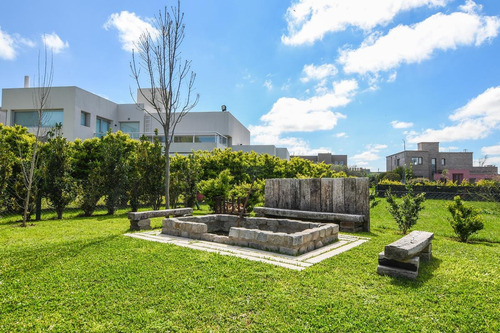 Imagen 17 de 30 de Casa De 3 Dormitorios En Venta Con Piscina Barrio Cerrado San Sebastián Funes