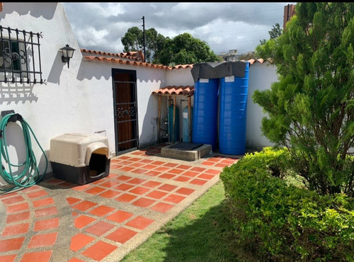 Imagen 8 de 20 de Hermosa Casa Remodelada, Amplia Y Segura, En Excelente Zona 04241665720
