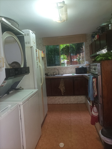 Se Alquila Habitación En Apartamento Urbanización Sebucan Acj1