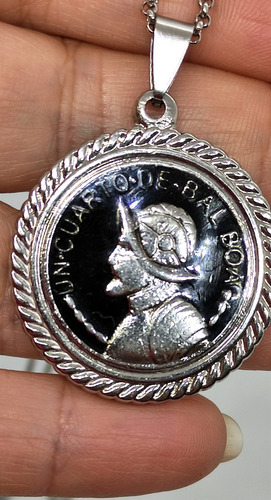 Dije Moneda De Panamá Balboa De Acero Quirúrgico.mariannmoon Color Plateado Con Negro