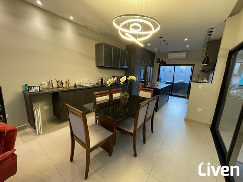 Imagem 5 de 21 de Lindo Sobrado De 200m² Com 3 Dormitórios, Suíte, Área Gourmet, Piscina E 2 Vagas No Jd. Das Indústrias - 9401