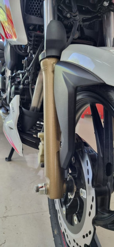 Imagen 2 de 15 de Tvs Rtr 200