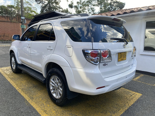 Toyota Fortuner 2.7 Sr5 4X2