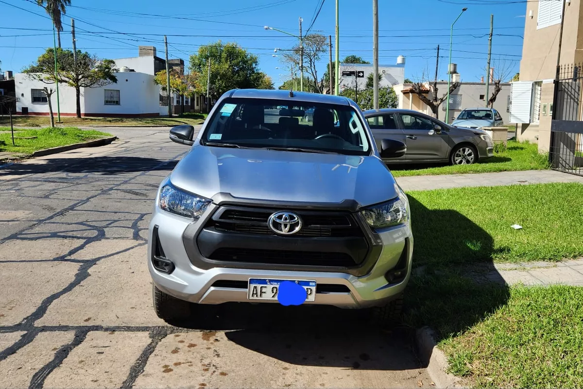 Toyota Hilux 2.8 Cd Sr 177cv 4x4