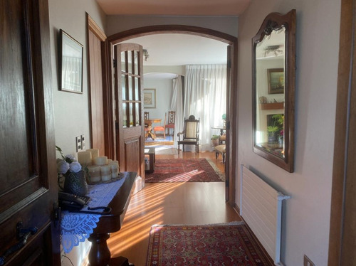 Espectacular Casa En Lo Barnechea, ¡gran Oportunidad!