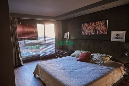Imagen 9 de 19 de Venta Casa Pocitos, 3 Dorm, 4 Baños, Gge Y Patio Con Parrillero!! - Montevideo Pocitos