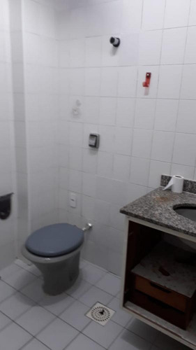 Imagem 2 de 15 de Ponta Da Praia- Apartamento 1 Dormitório- Wc Emp-gar Coletiva Suficiente- Ref -1795 - 1795
