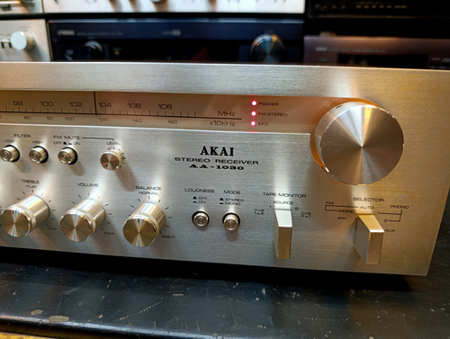 Precioso Sintoamplificador Akai Aa-1030 Japan Hbaudio Cedro