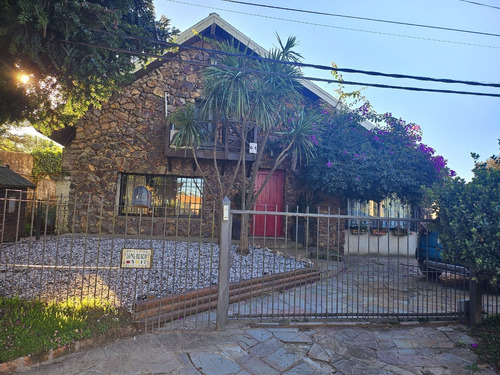 Hermosa Casa En Médanos De Solymar Sur - 2 Plantas, 3 Dormitorios, Amplio Jardín, Barbacoa Y Piscina