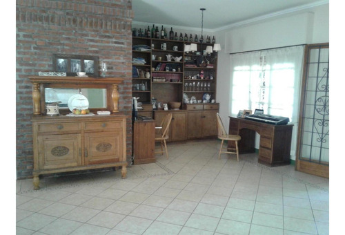 Imagen 3 de 14 de Excelente Casa!! Calle 34 E/ 49 Y 51, De 4 Dormitorios.