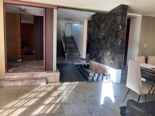 Vendo Casa En Esquina Con Uso Comercial En Jardín Balbuena