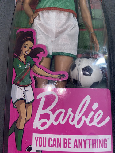 Muñeca Barbie Futbolista You Cant Be Anything (verde Y Rojo (Usado)