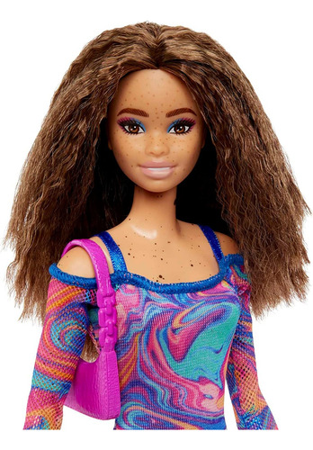 Barbie Fashionistas 206 Sardas Frisada Latina 2023 Lançament