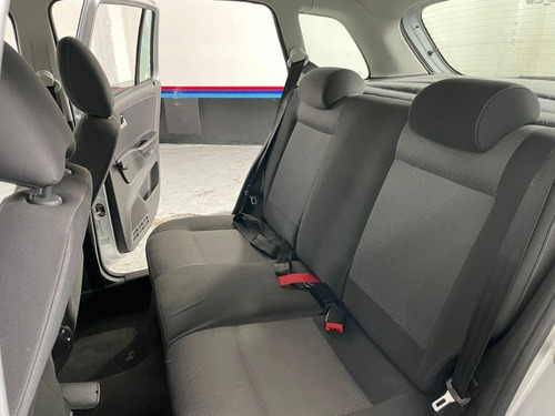 Imagen 14 de 25 de Volkswagen Suran 1.6 Confortline
