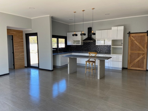 Moderna Casa Nueva En Algarrobo