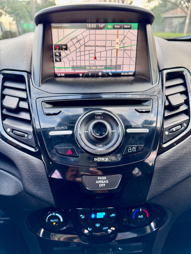 Ford Fiesta Kinetic 1.6 Sedan Titanium Powershift 120cv