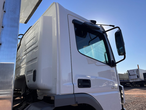 M.benz Atego 1719 4x2 2014 Revisado Toco Com Baú Frigorífico