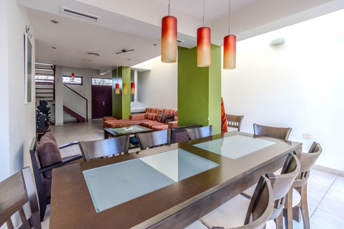 Venta Casa 5 Ambientes Cochera Pileta Parrilla Mas
