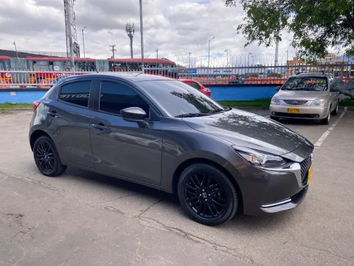 Mazda 2 1.5 Touring Carbon Edition