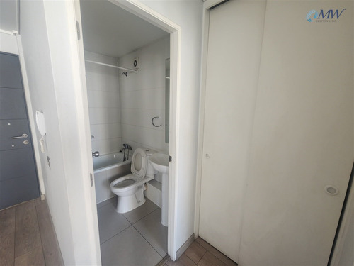 Departamento En Venta 2d 2b Metro Carlos Valdovino