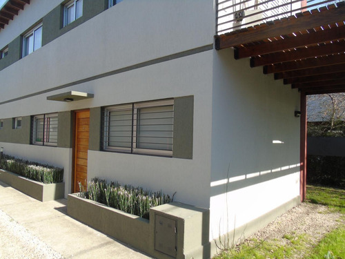 Imagen 2 de 24 de Duplex En Gonnet Calle 508 E/ 29 Y 30 Dacal Bienes Raices