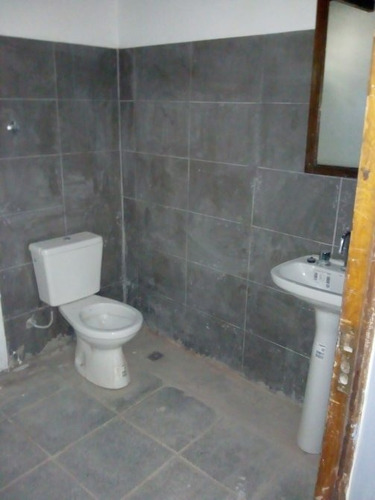 Imagen 4 de 5 de Local En Av. Hipolito Irigoyen Lomas De Zamora