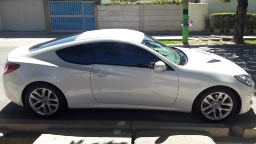 Hyundai Genesis Coupe 2.0 T