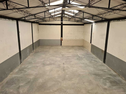 Imagen 1 de 9 de Bodega En Arriendo, Carvajal, Industrial