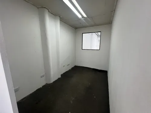 Bodega En Arriendo Ubicada En El Poblado Sector Almacentro (24940).