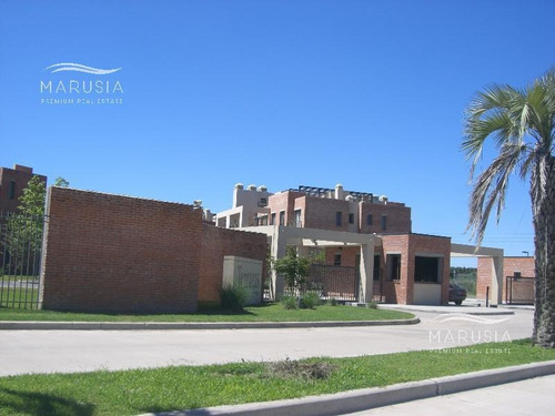 Venta Departamento De 2 Dormitorios Con Jardín Propio En Terrazas De Ayres, Pilar