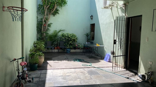 Imagen 7 de 24 de Excelente Chalet, 4 Amb., Ideal Para Familia Ramos Mejía