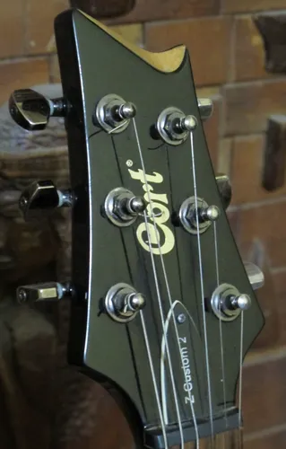 Cort Z Custom 2 Emg 81 85 Activos Como Nueva Stock