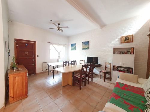 Casa En Una Planta, Tres Dormitorios, Cochera, Jardin, Terraza-en Venta