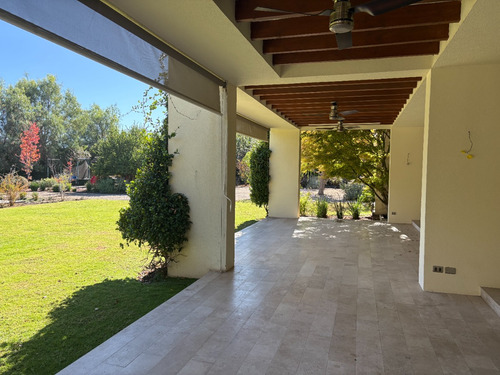 Casa En Arriendo 5d Hacienda De Chicureo Con Opción D Compra