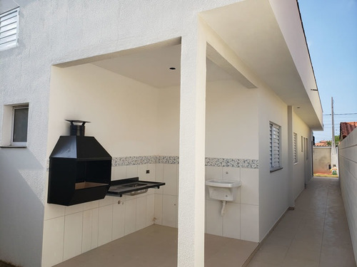 Imagem 2 de 9 de Casa Na Praia - Oportunidade