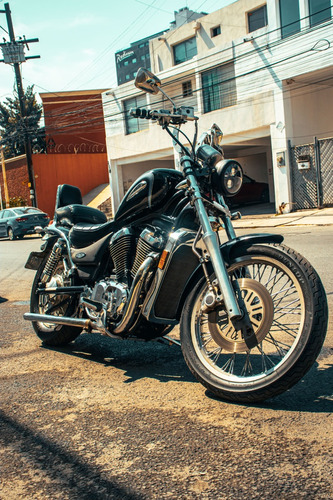 Suzuki Intruder 800