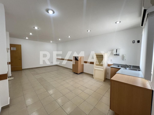 Consultorio - Comercial En Renta
