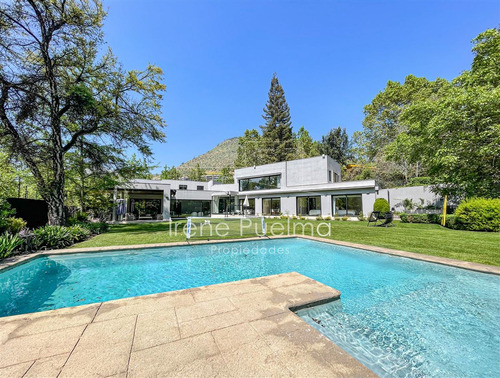 Vende Casa Impecable En Golf De Manquehue En Lo Barnechea