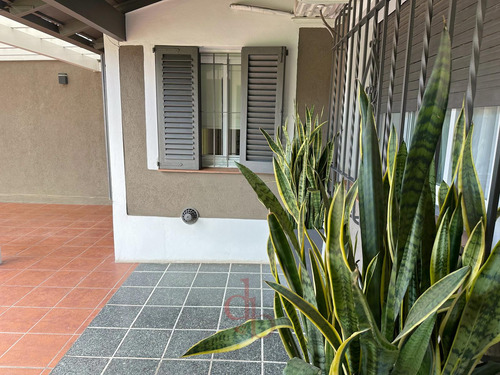 Casa En Adrogué